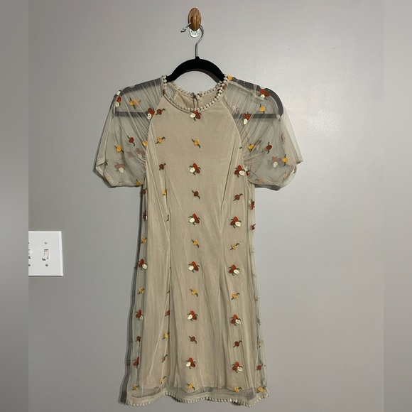 House of Harlow 1960 X Revolve Hilde Dress in Oatmeal Small Floral - Picture 2 of 5